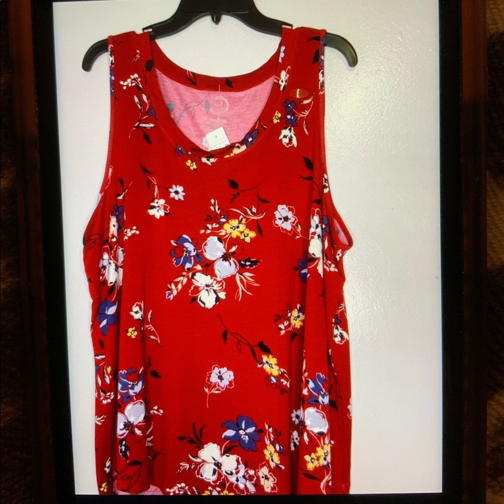 Women’s Plus Size Flowy fit tank top